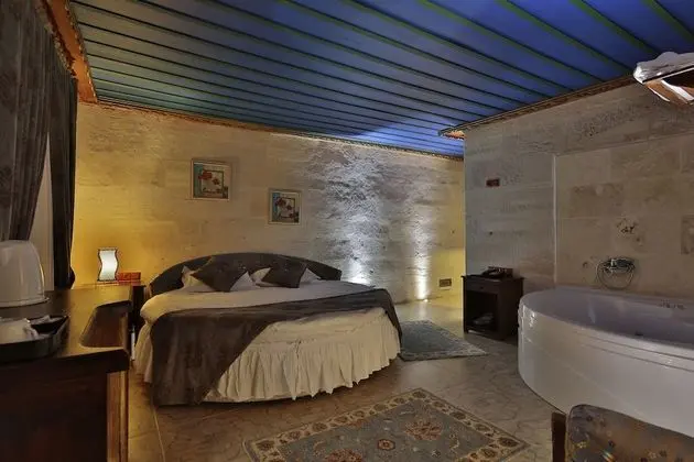 Luxe Suite Room