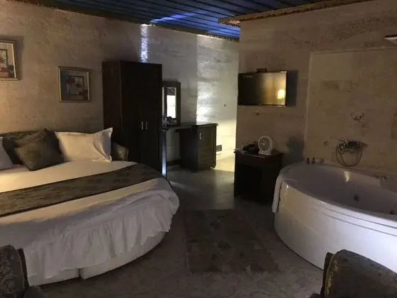 Luxe Suite Room