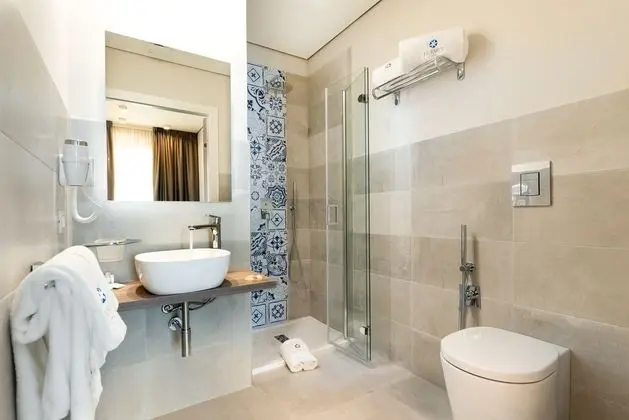 Standard Tek Büyük veya İki Ayrı Yataklı Oda, Balkon