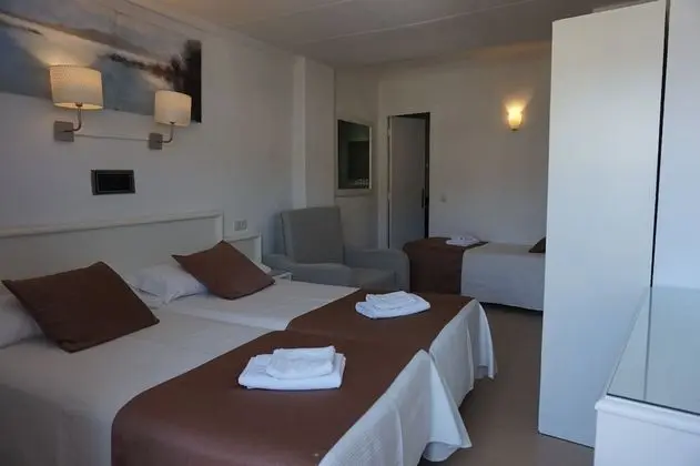 Standard Dört Kişilik Oda