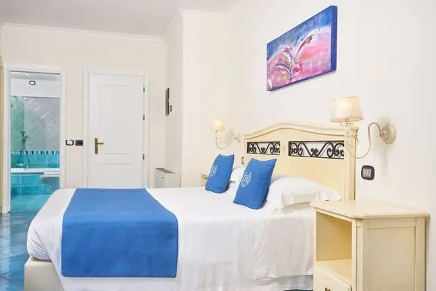 Tek Büyük veya İki Ayrı Yataklı Oda, Balkon, Bahçe Manzaralı