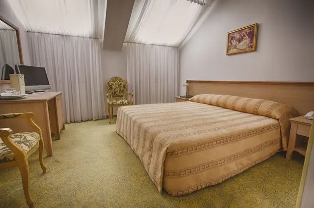 Standard Tek Büyük veya İki Ayrı Yataklı Oda