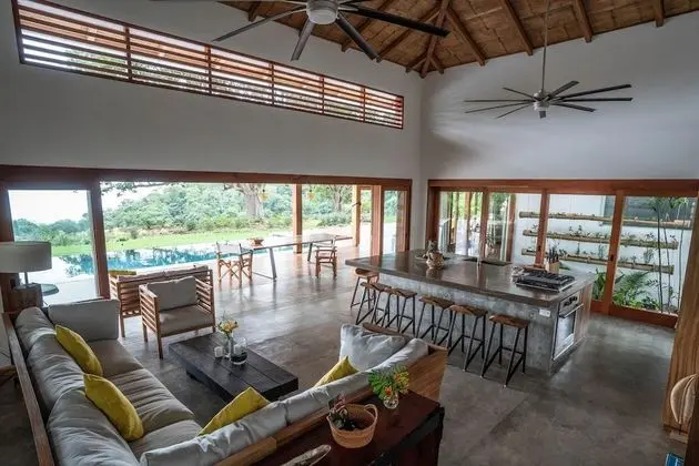 Deluxe Villa (Lucila)