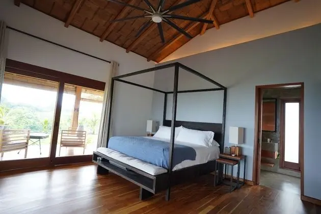 Deluxe Villa (Neruda)