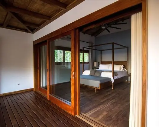 Deluxe Villa (Neruda)