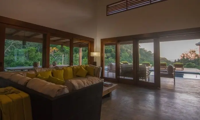 Deluxe Villa (Neruda)