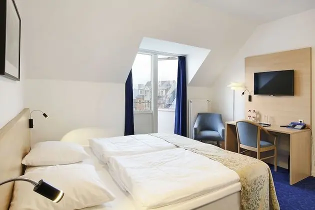 Tek Büyük Yataklı Oda, Balkon, Şehir Manzaralı