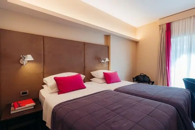 Superior Tek Büyük veya İki Ayrı Yataklı Oda