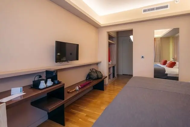 Superior Tek Büyük veya İki Ayrı Yataklı Oda (Acropolis View)