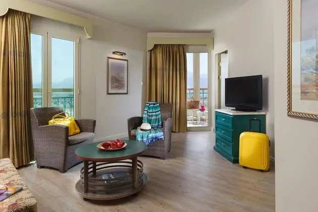 Junior Süit, Balkon, Lagün Manzaralı