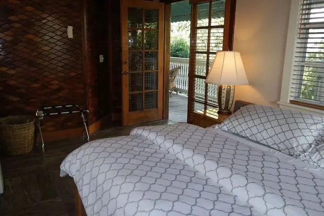 Tropical Suite