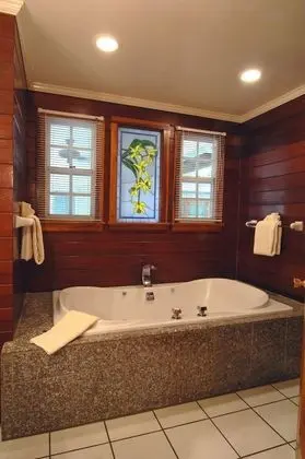 Tropical Suite