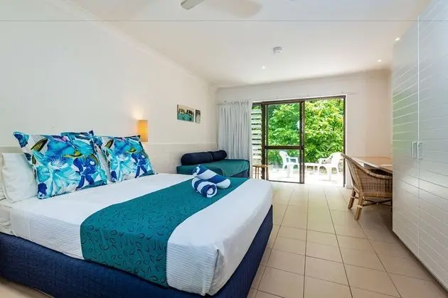 Standard Oda (Reef Room)