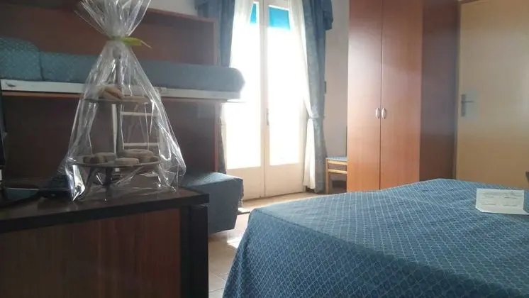 Dört Kişilik Oda, Balkon, Deniz Manzaralı