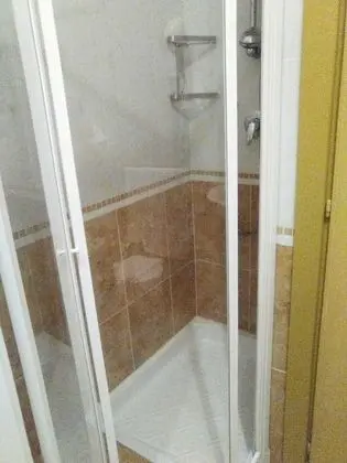 Tek Büyük veya İki Ayrı Yataklı Oda, Balkon, Kısmi Deniz Manzaralı