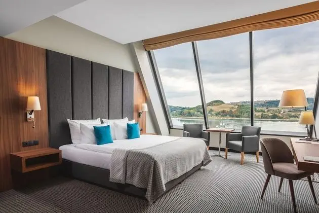 Comfort Tek Büyük Yataklı Oda, Göl Manzaralı (Lux; free spa access)