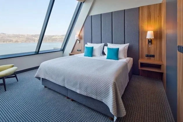 Comfort Tek Büyük Yataklı Oda, Göl Manzaralı (Lux; free spa access)