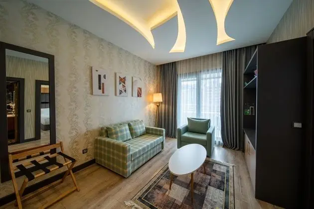 Teraslı Suit
