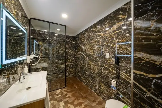 Teraslı Suit