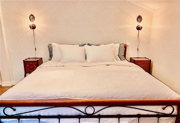 Exclusive Tek Büyük Yataklı Oda