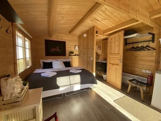 Private Cottage, 1 King Bed, Hot Tub, Mountain View