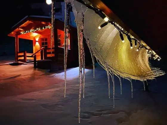 Private Cottage, 1 King Bed, Hot Tub, Mountain View