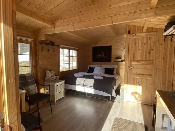 Private Cottage, 1 King Bed, Hot Tub, Mountain View
