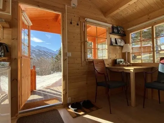 Private Cottage, 1 King Bed, Hot Tub, Mountain View