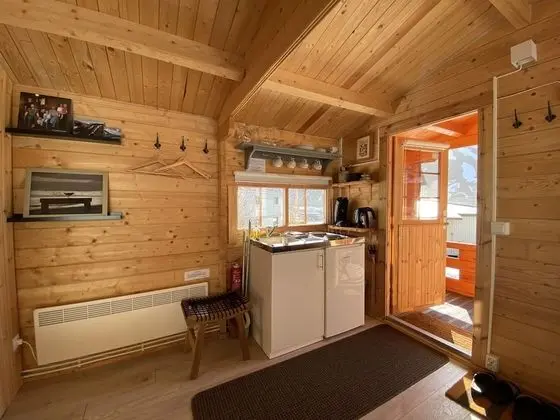 Private Cottage, 1 King Bed, Hot Tub, Mountain View