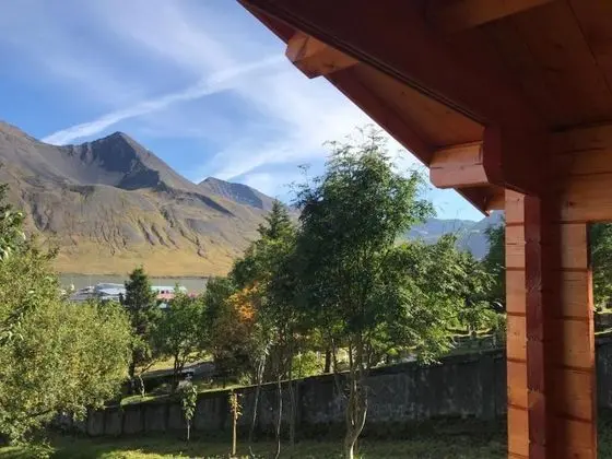 Private Cottage, 1 King Bed, Hot Tub, Mountain View