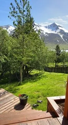 Private Cottage, 1 King Bed, Hot Tub, Mountain View