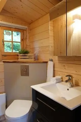 Private Cottage, 1 King Bed, Hot Tub, Mountain View