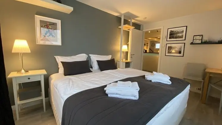 Tek Büyük Yataklı Oda, 1 En Büyük (King) Boy Yatak, Küçük Mutfak, Dağ Manzaralı