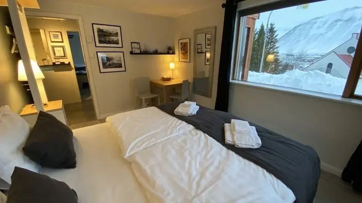 Tek Büyük Yataklı Oda, 1 En Büyük (King) Boy Yatak, Küçük Mutfak, Dağ Manzaralı