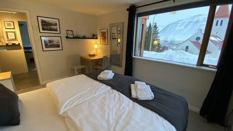 Tek Büyük Yataklı Oda, 1 En Büyük (King) Boy Yatak, Küçük Mutfak, Dağ Manzaralı