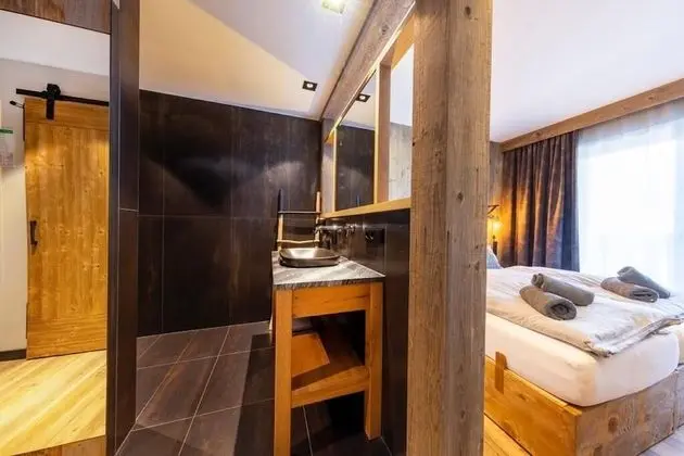 Basic Tek Büyük Yataklı Oda