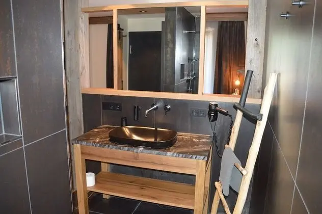 Basic Tek Büyük Yataklı Oda