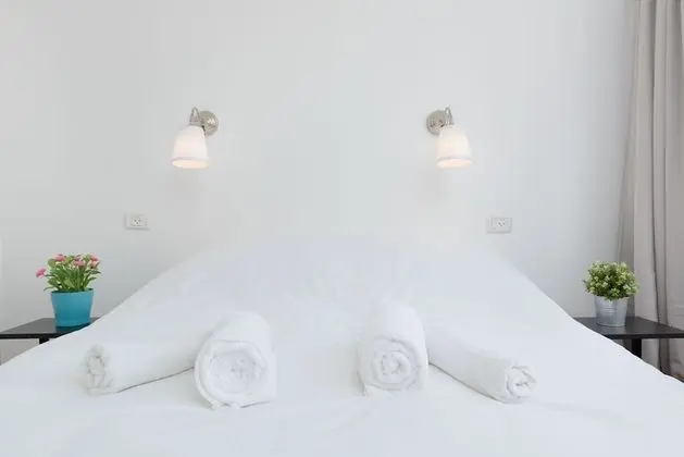 1ST Herzel beach apartment