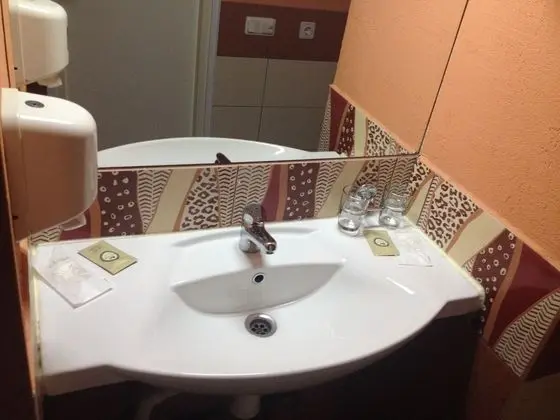 Standard Oda, 1 Büyük (Queen) Boy Yatak