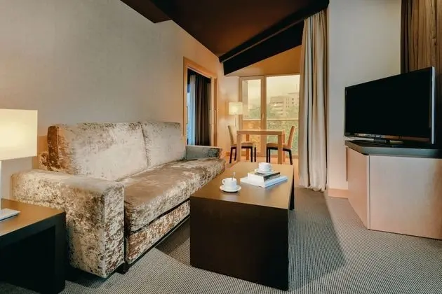 Junior Süit, Manzaralı