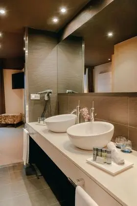 Junior Süit, Manzaralı