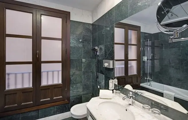 Classic Tek Büyük Yataklı Oda