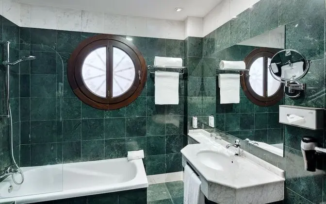 Classic Tek Büyük Yataklı Oda