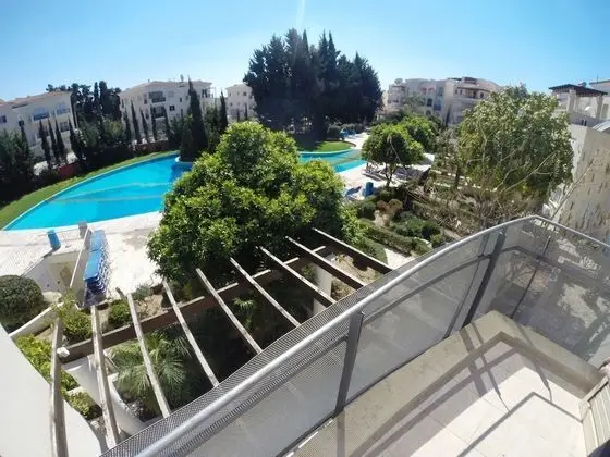 Villa, 2 Yatak Odası, Havuz Kenarı