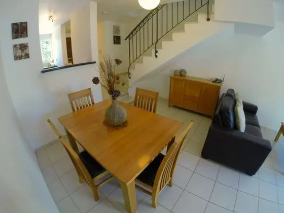 Villa, 2 Yatak Odası, Havuz Kenarı