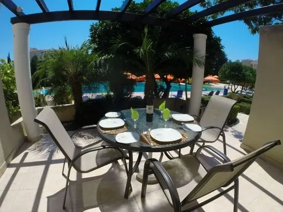 Villa, 2 Yatak Odası, Havuz Kenarı