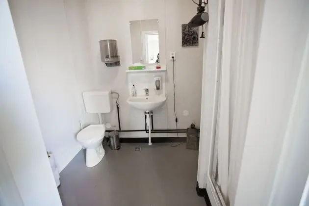 Tek Kişilik Oda, Ortak Banyo, Dağ Manzaralı