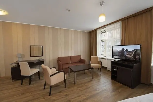 Family room, Classical Side Building