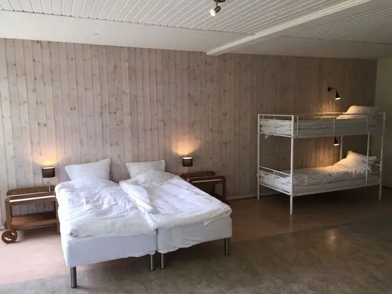 Big Studio Apartment with Private Bathroom & Shared Kitchen