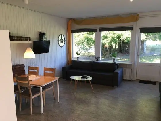 Big Studio Apartment with Private Bathroom & Shared Kitchen